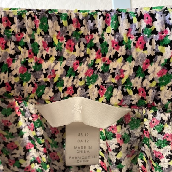 H&M cute button down floral midi flowy skirt - Picture 3 of 7